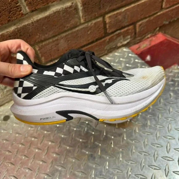 Saucony PWRRUN Sneakers Women's Size 6.5 Black White Yellow Checker Work Out - Picture 2 of 7